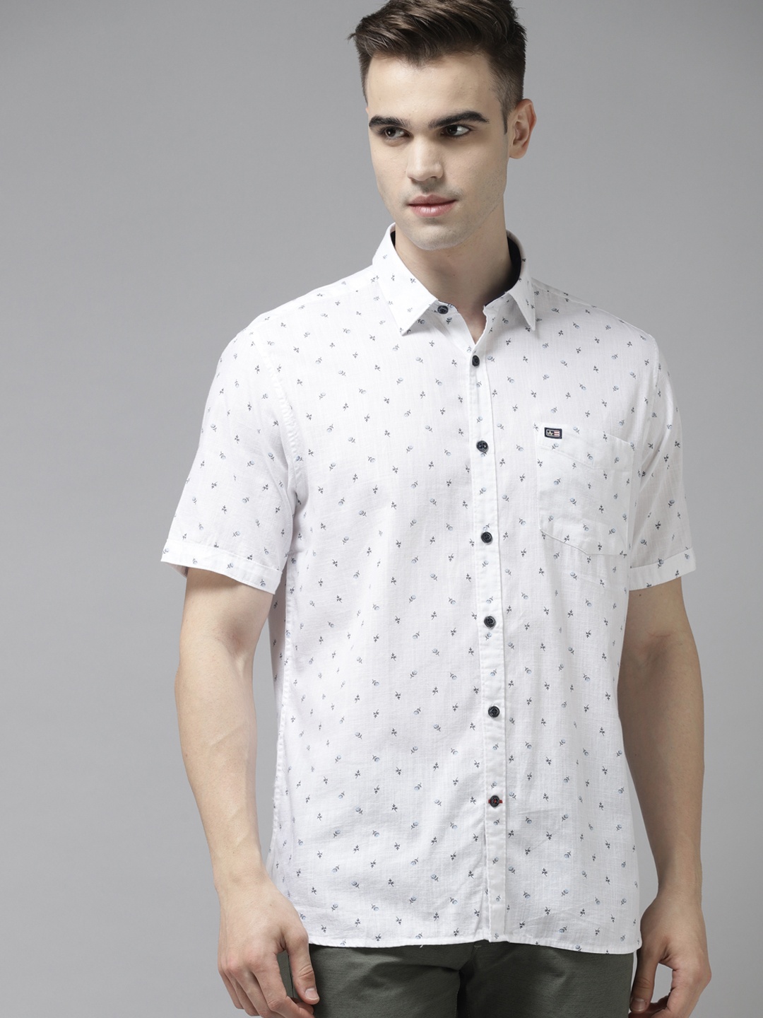 

Arrow Men White & Navy Blue Pure Cotton Printed Casual Shirt