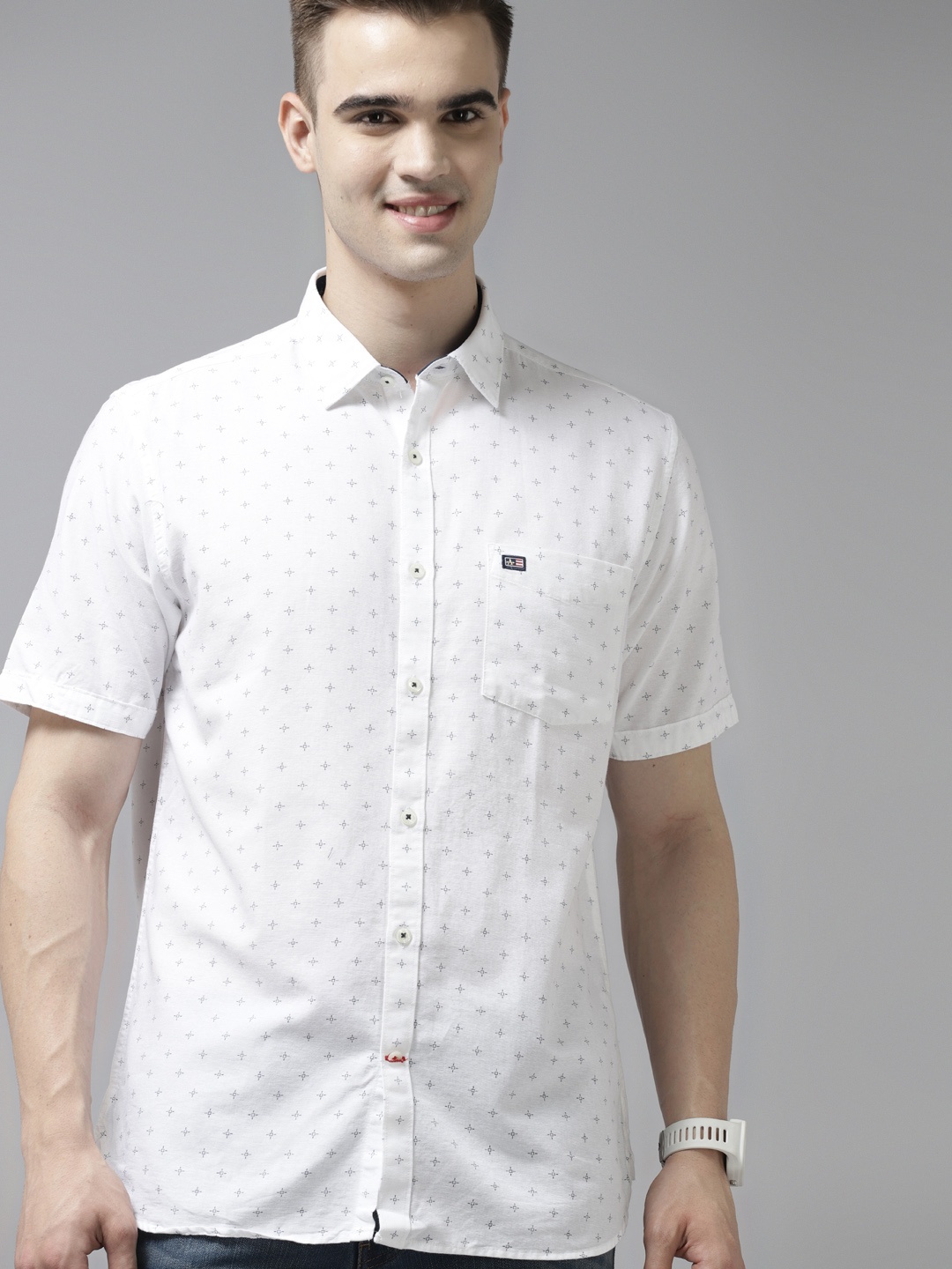 

Arrow Men White Pure Cotton Printed Casual Shirt