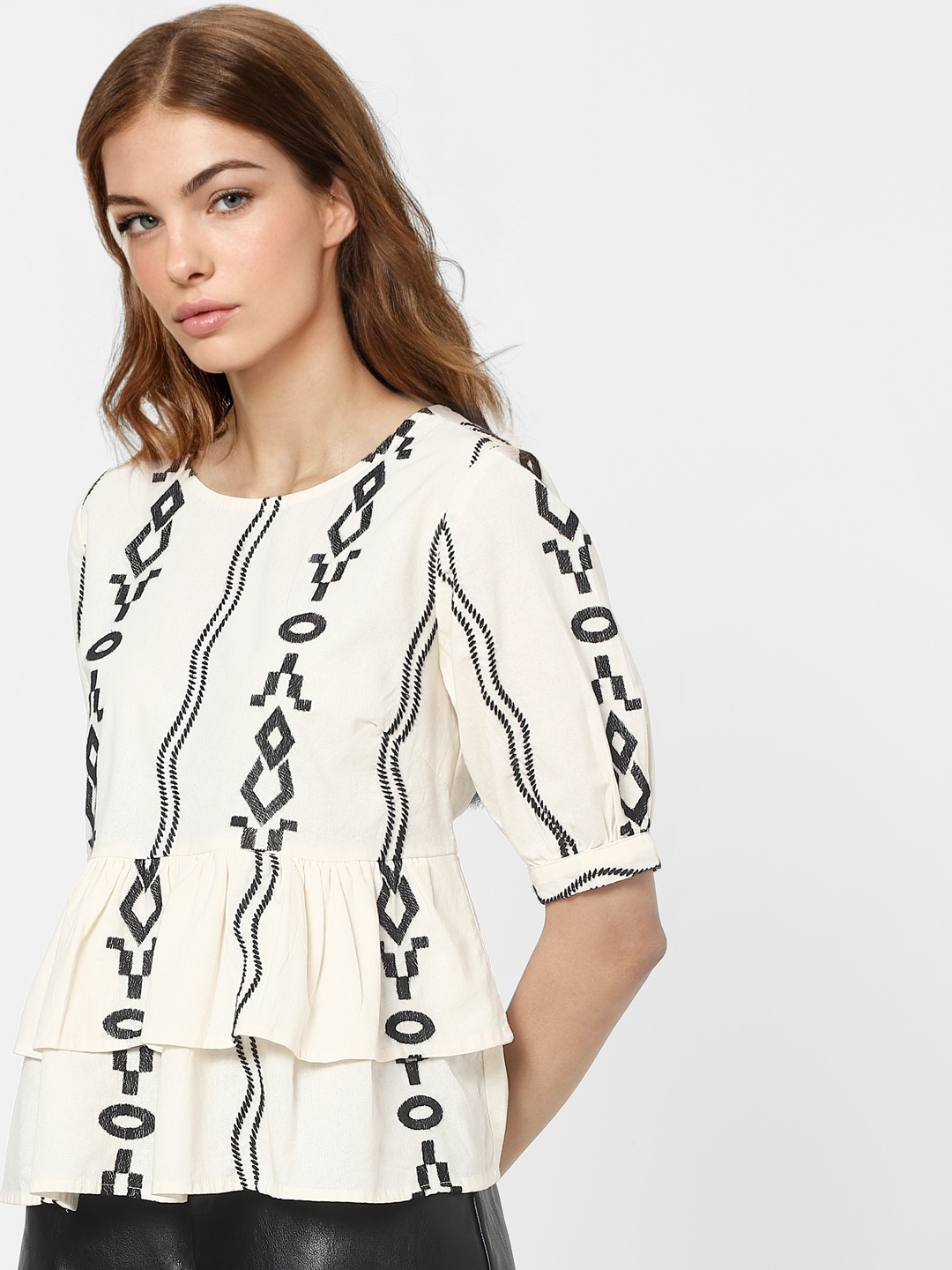 

ONLY Off White & Black Geometric Layered Regular Top