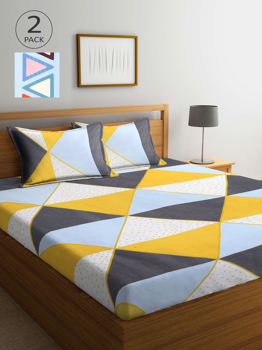 

KLOTTHE White & Blue Geometric 210 TC 2 King Bedsheet with 4 Pillow Covers