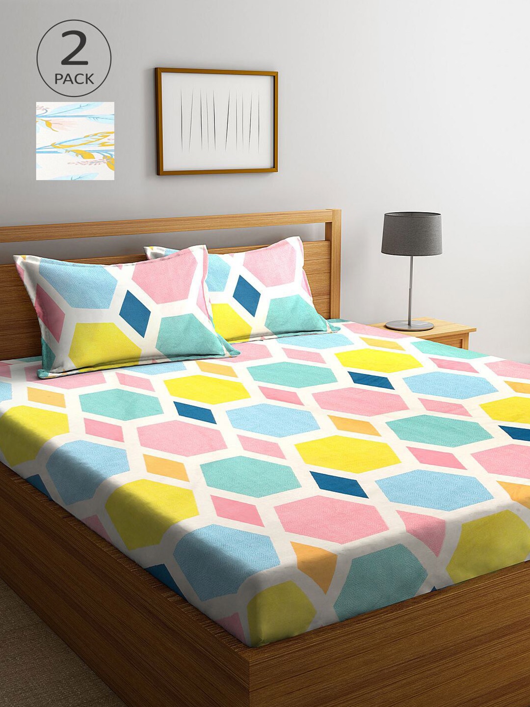 

KLOTTHE Yellow & Green Geometric 210 TC 2 King Bedsheet with 4 Pillow Covers