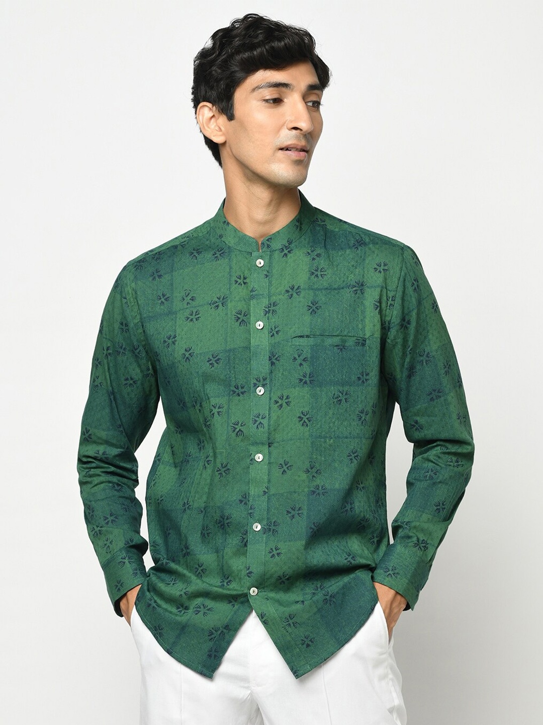 

Fabindia Men Green Slim Fit Opaque Printed Casual Shirt