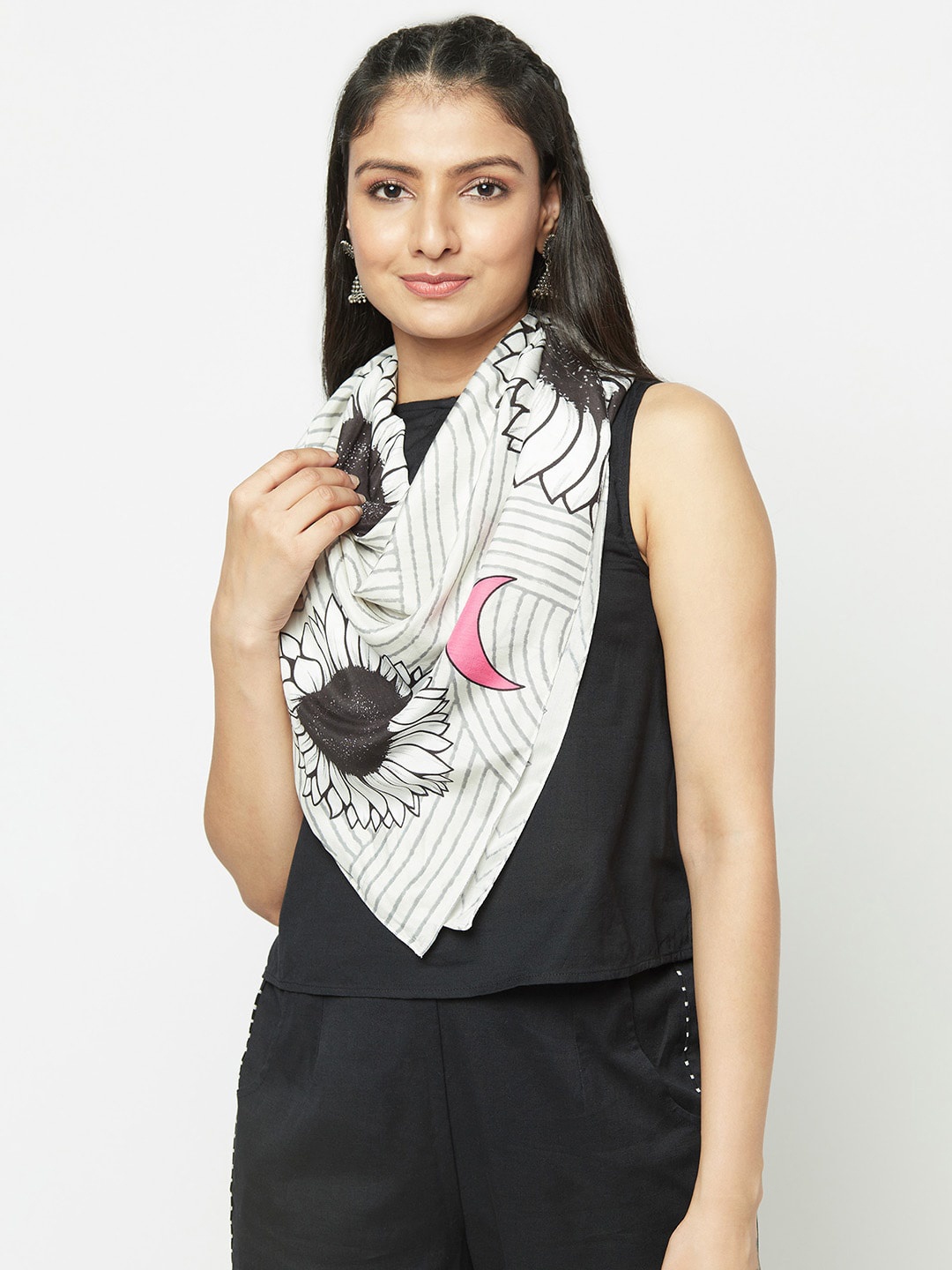 

Fabindia Women Black & White Printed Scarf