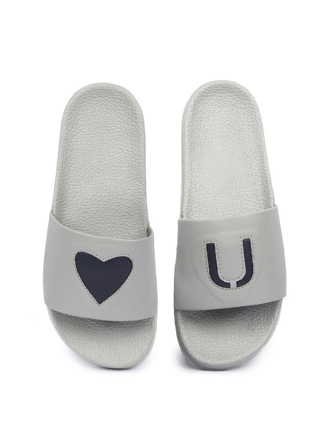 

PERY PAO Men Grey & Black Printed Rubber Sliders