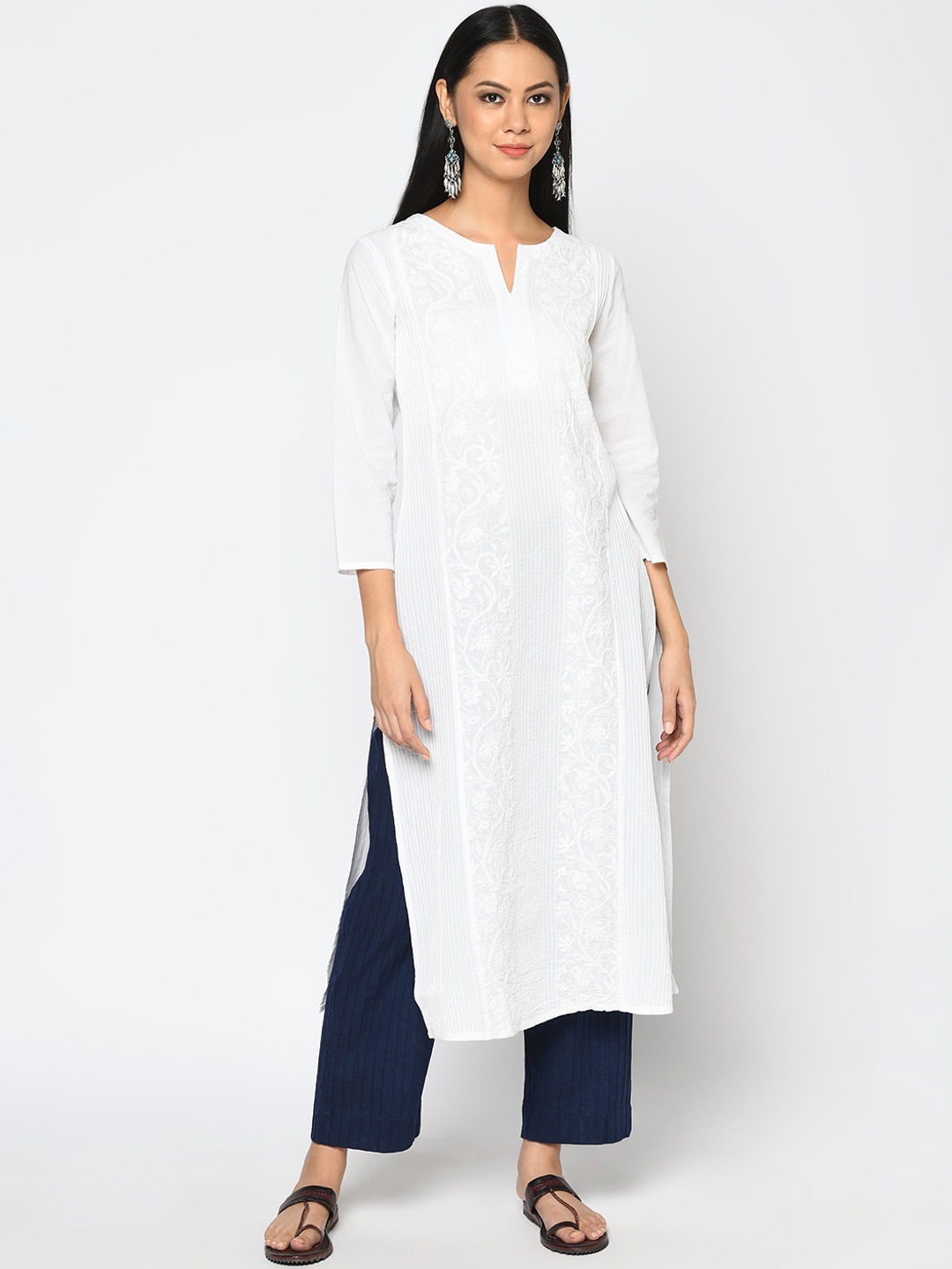 

Fabindia Women White Embroidered Keyhole Neck Cold-Shoulder Sleeves Chikankari Kurta