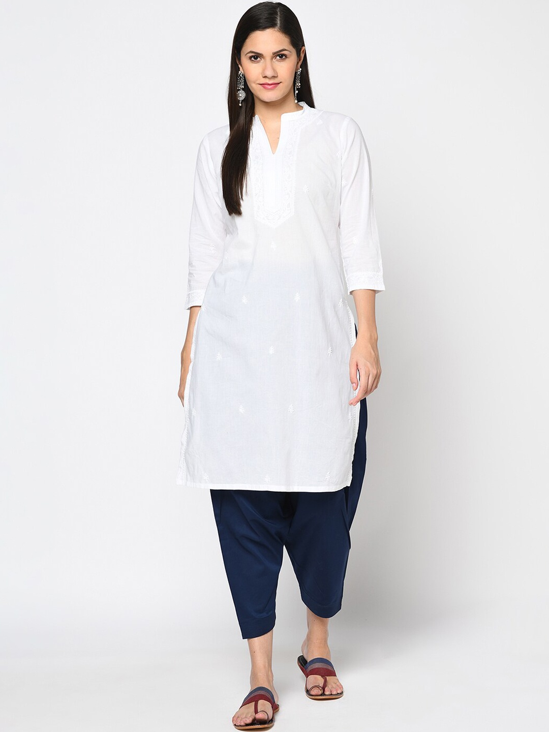 

Fabindia Women White Embroidered Chikankari Kurta