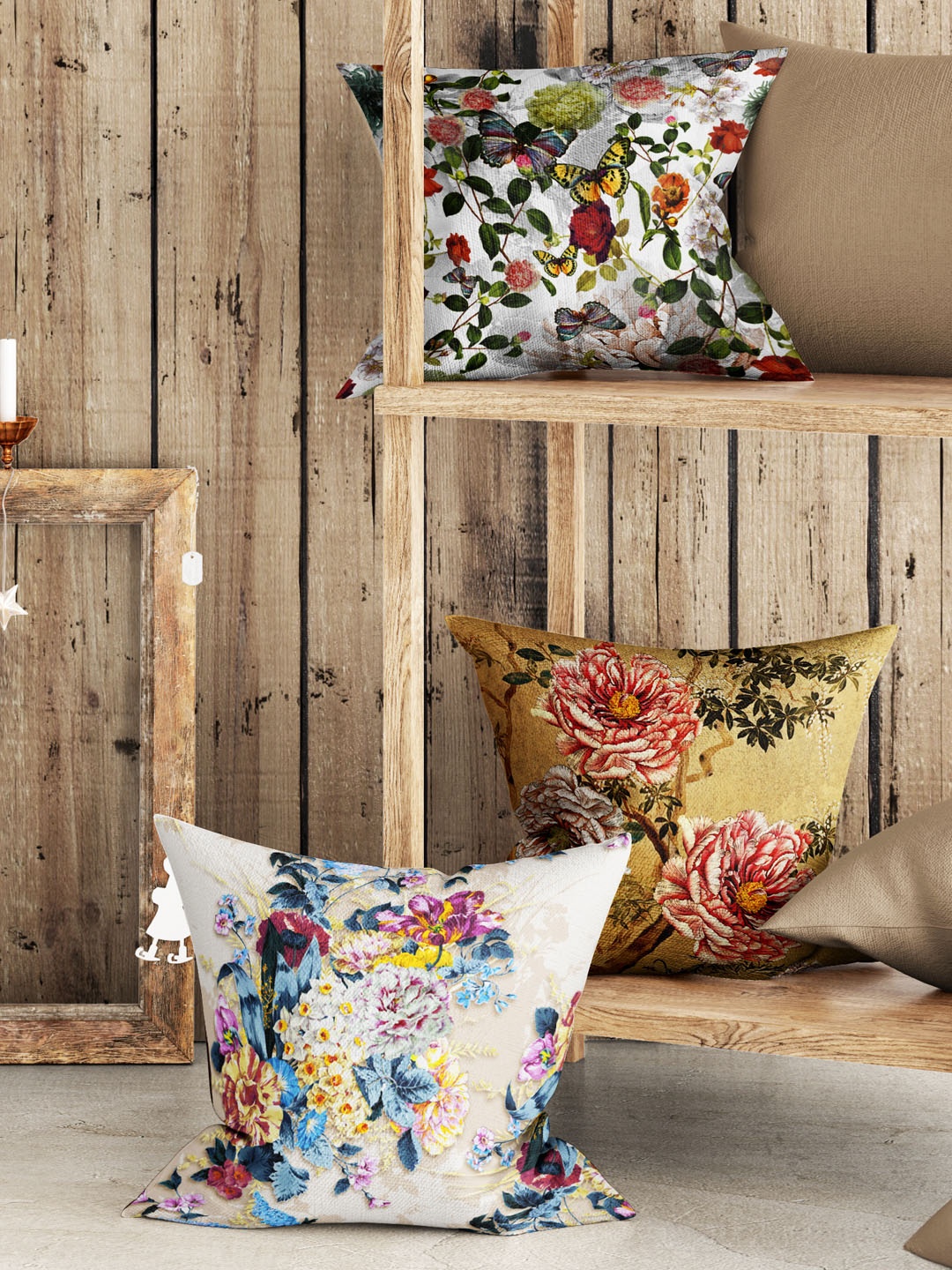 

BIANCA Ruyal White & Red 3-Pieces Floral Square Cushion Covers