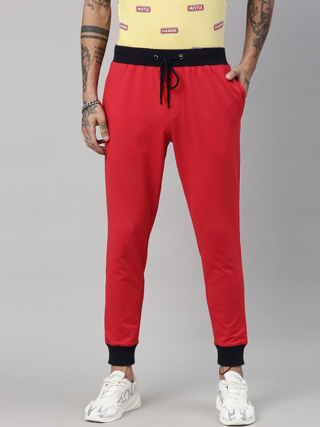 

Breakbounce Men Red Regular Fit Knitted Joggers