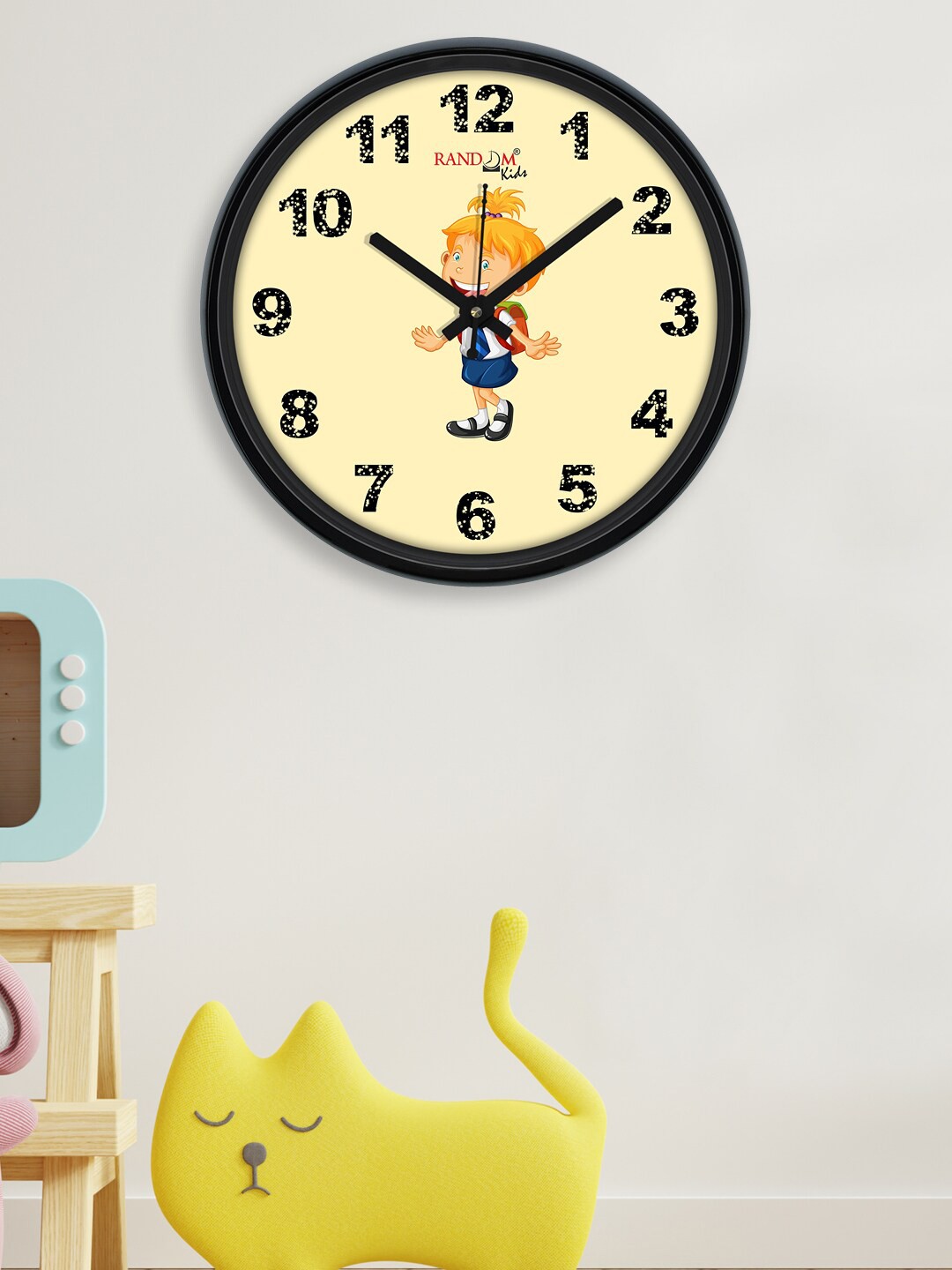 

RANDOM Black & Cream-coloured Printed Contemporary Analogue Wall Clock