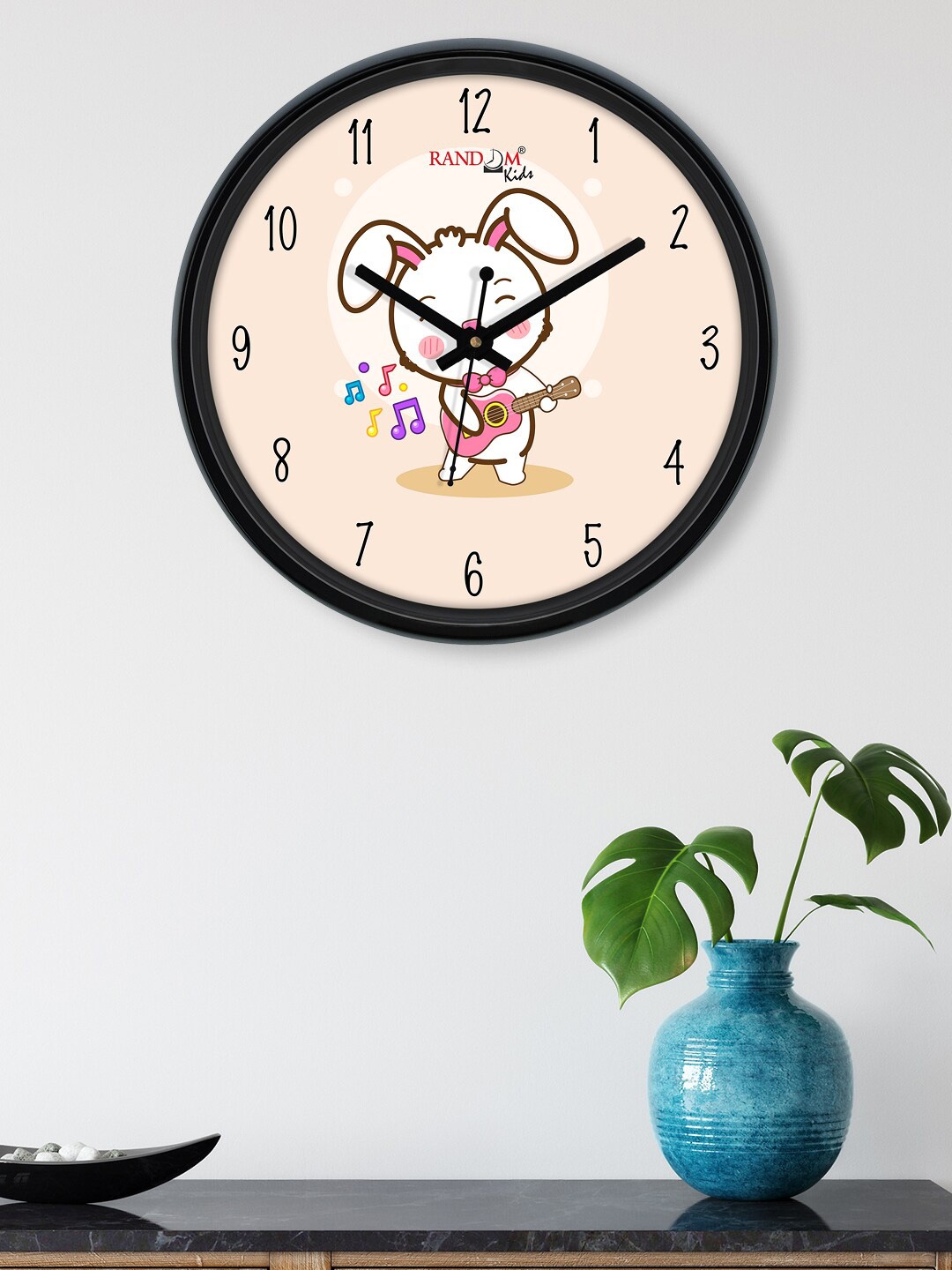 

RANDOM Black & Cream-Colour Printed Contemporary Analogue Wall Clock