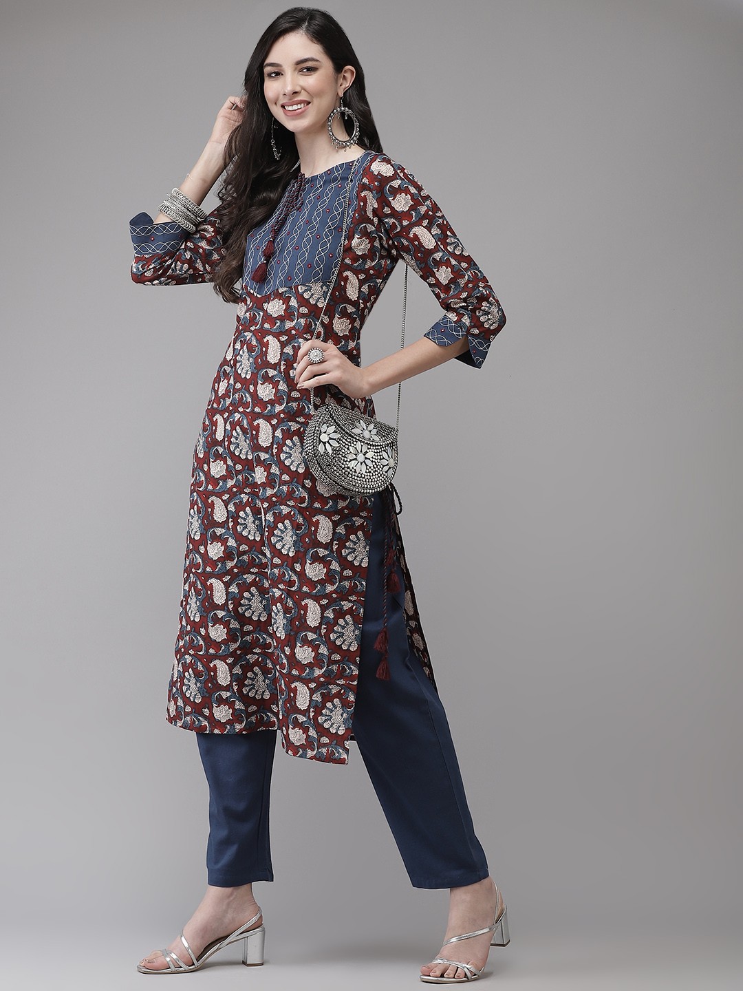 

Yufta Women Blue Floral Printed Regular Pure Cotton Kurta with Trousers