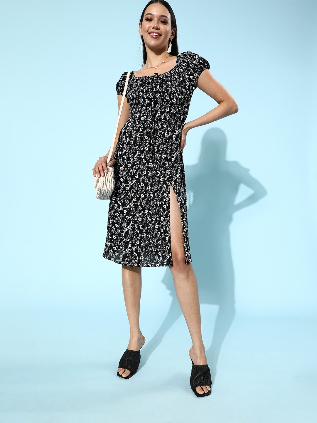 

Berrylush Black Ditsy Floral Print A-Line Dress