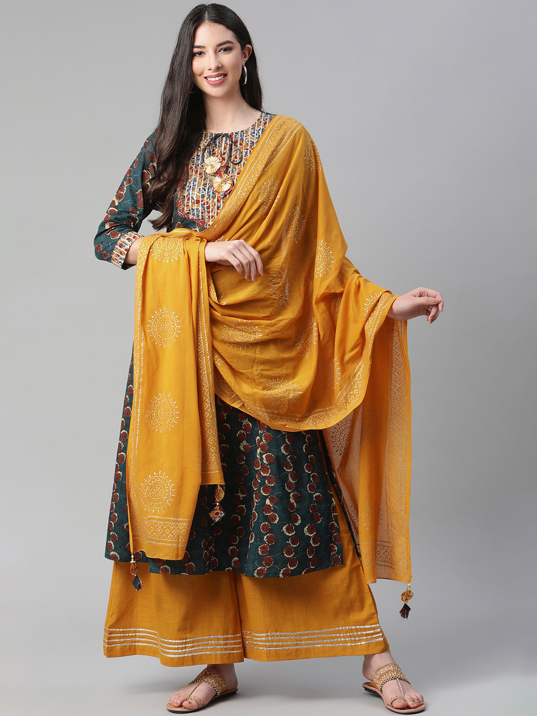 

Sakhi Jaipur Women Green Ethnic Motifs Printed Gotta Patti Pure Cotton Kurta with Palazzos & With Dupatta