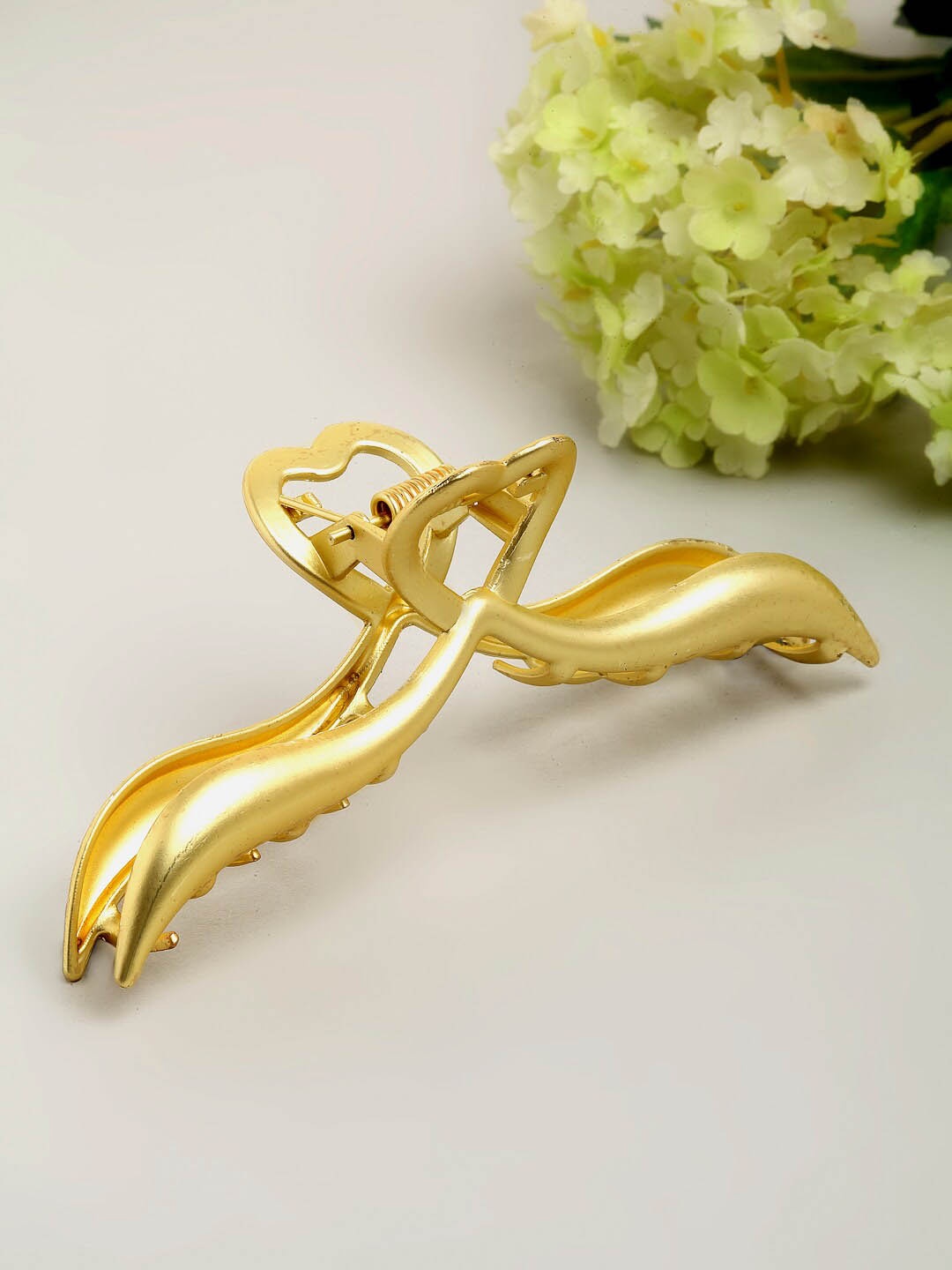 

Ferosh Women Gold-Toned Claw Clip