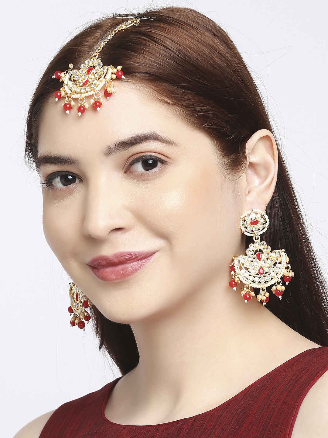 

OOMPH Gold-Toned & Red Kundan Studded Beaded Jadau Jewellery Set