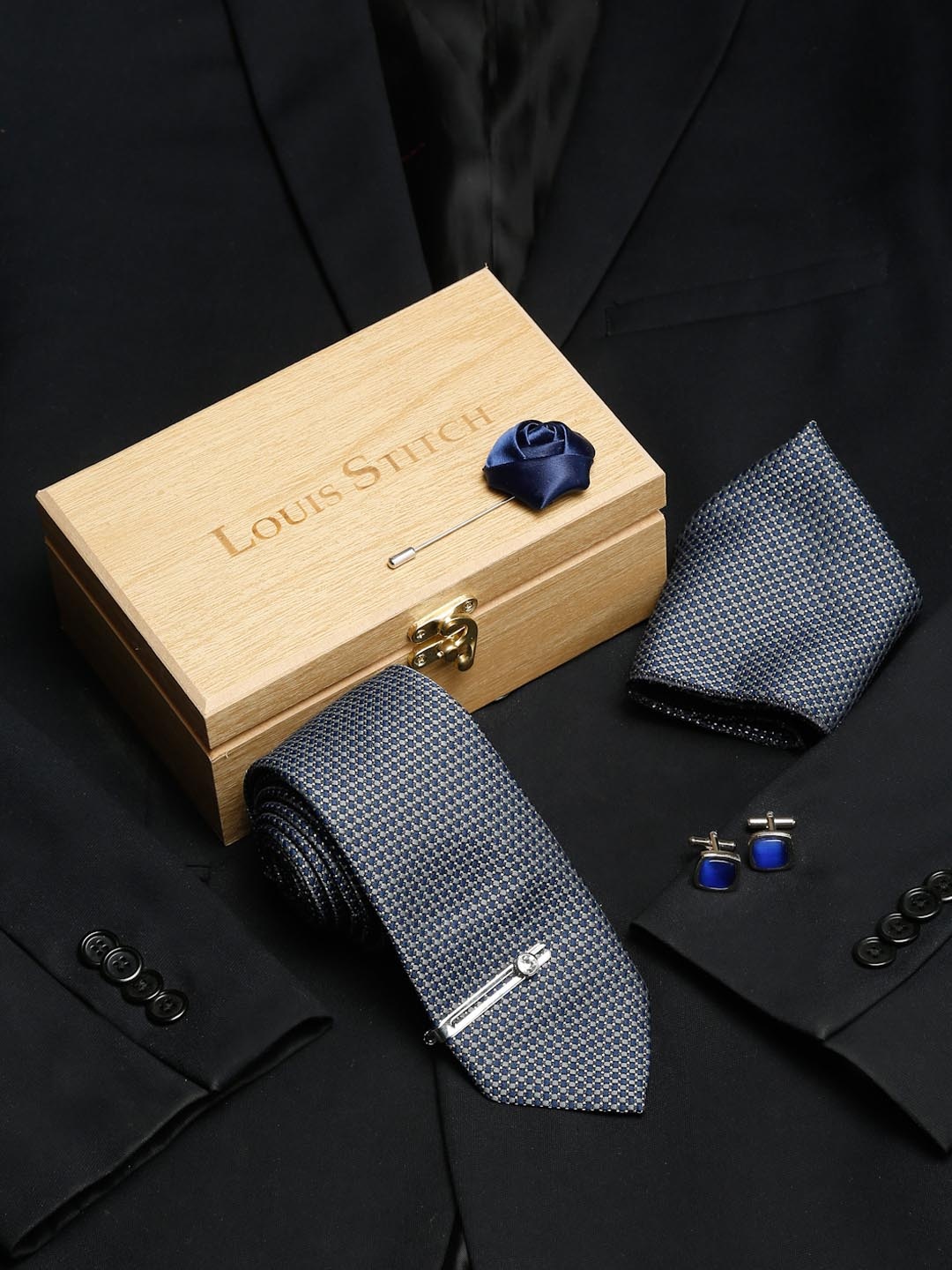 

LOUIS STITCH Men Blue Checked Italian Silk Necktie Accessory Gift Set