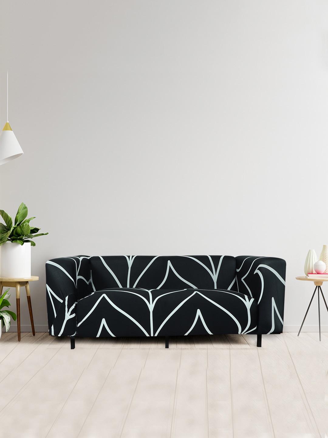 

HOUSE OF QUIRK Black & White Printed 2-Seater Non-Slip Sofa Cover