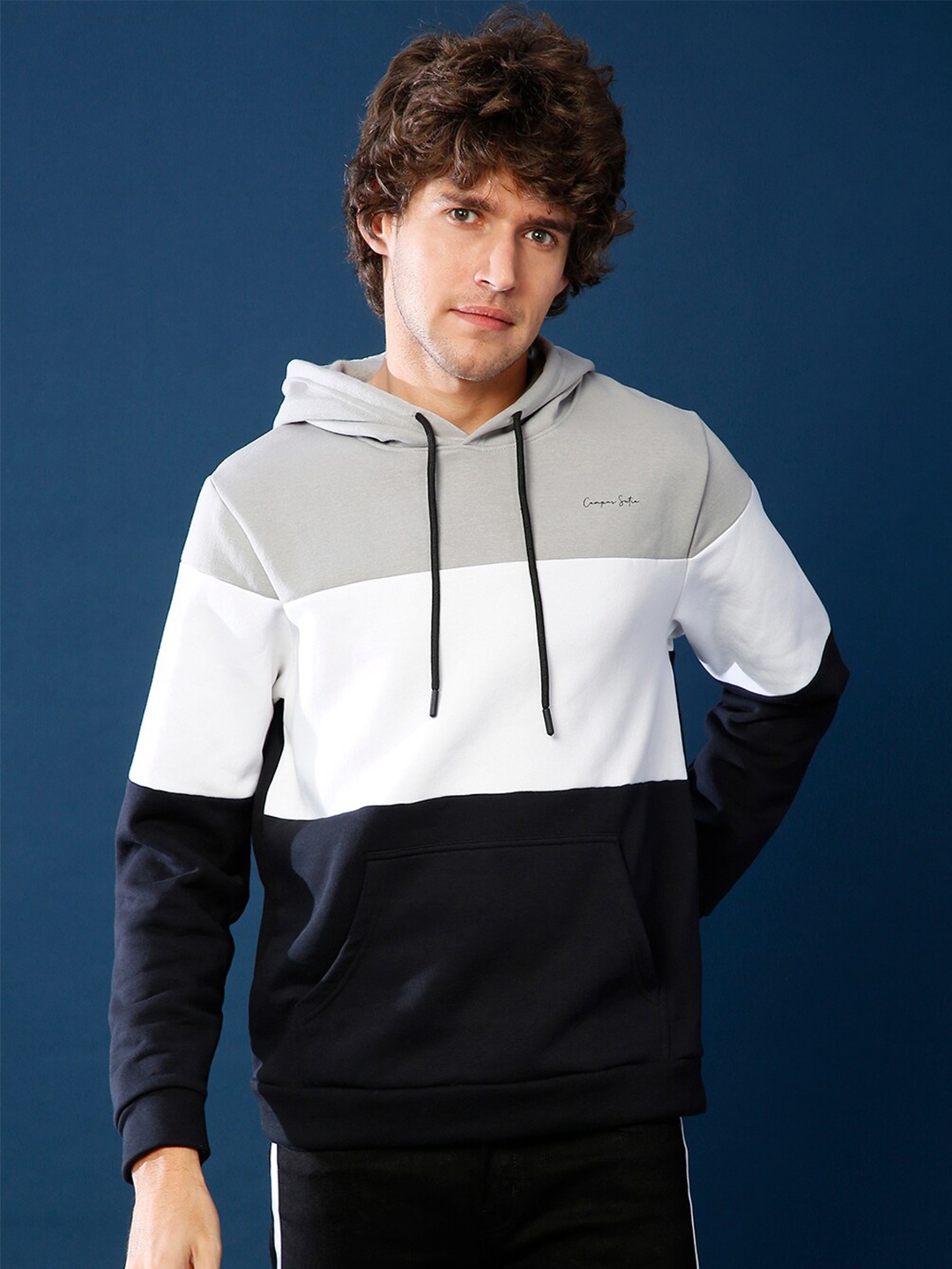

Campus Sutra Men White Colourblocked Hooded Sweatshirt