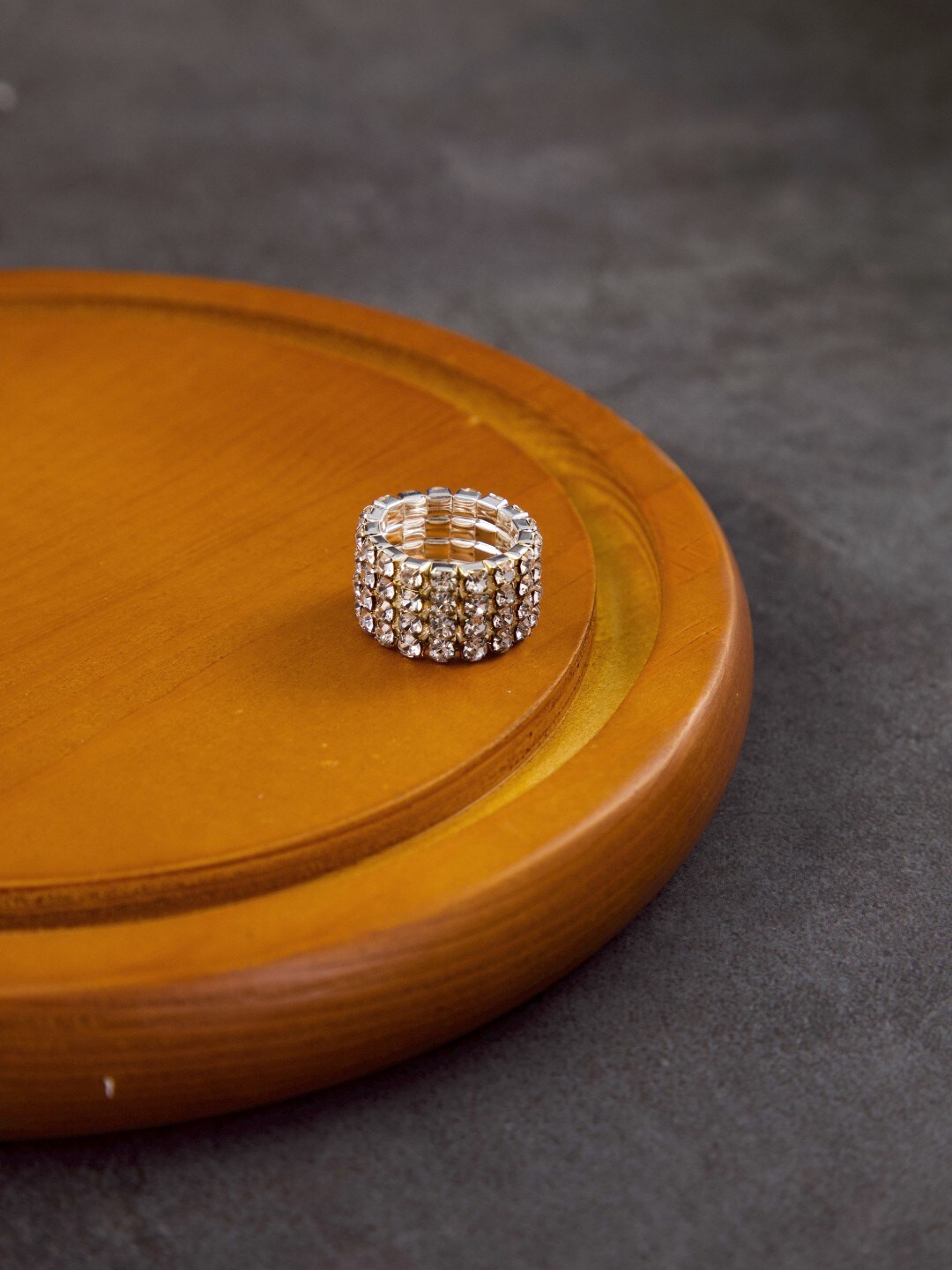 

anore Woman Silver-Plated White Rhinestone-Studded Elasticated Finger Ring
