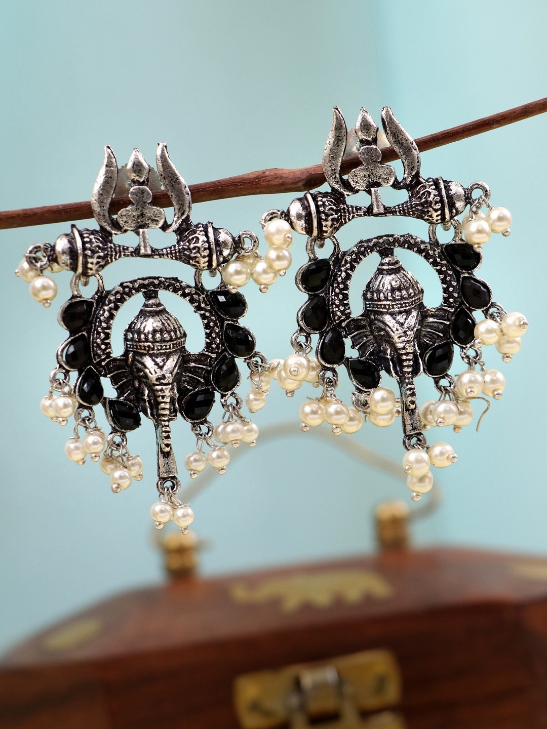 

Crunchy Fashion White & Silver-Plated Classic Drop Earrings