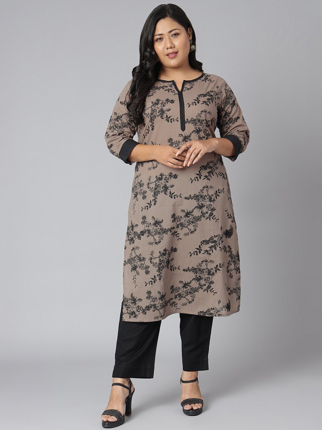 

XL LOVE by Janasya Women Grey & Black Floral Printed Kurta