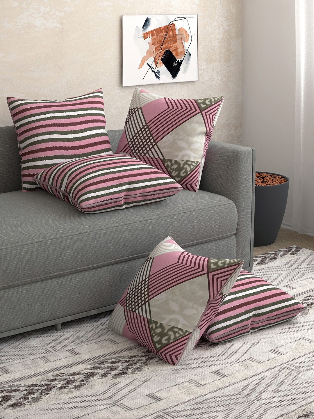 

Salona Bichona Pink & White Set of 5 Geometric Square Cushion Covers