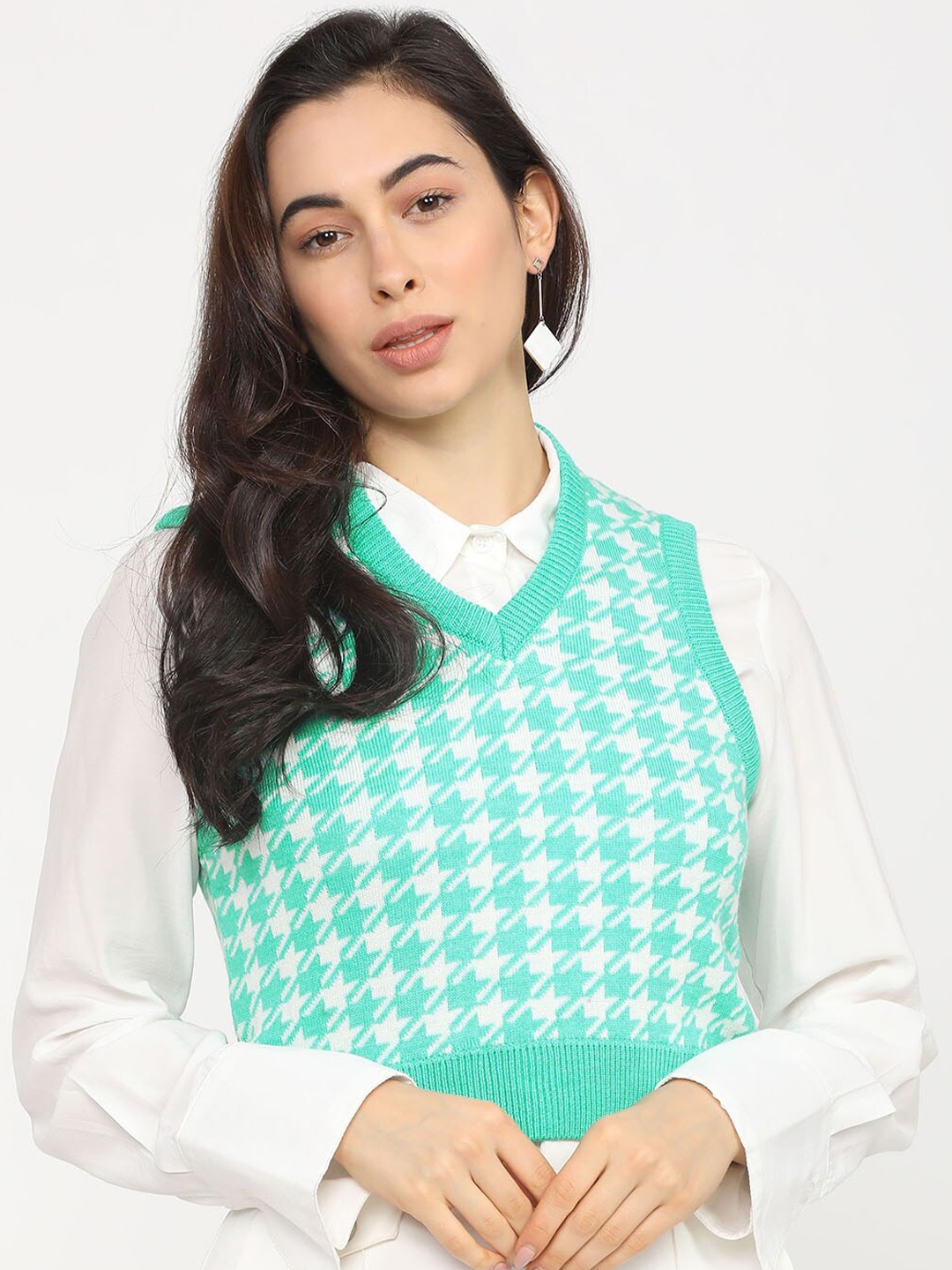 

Tokyo Talkies Women White & Green Checked Crop Acrylic Sweater Vest