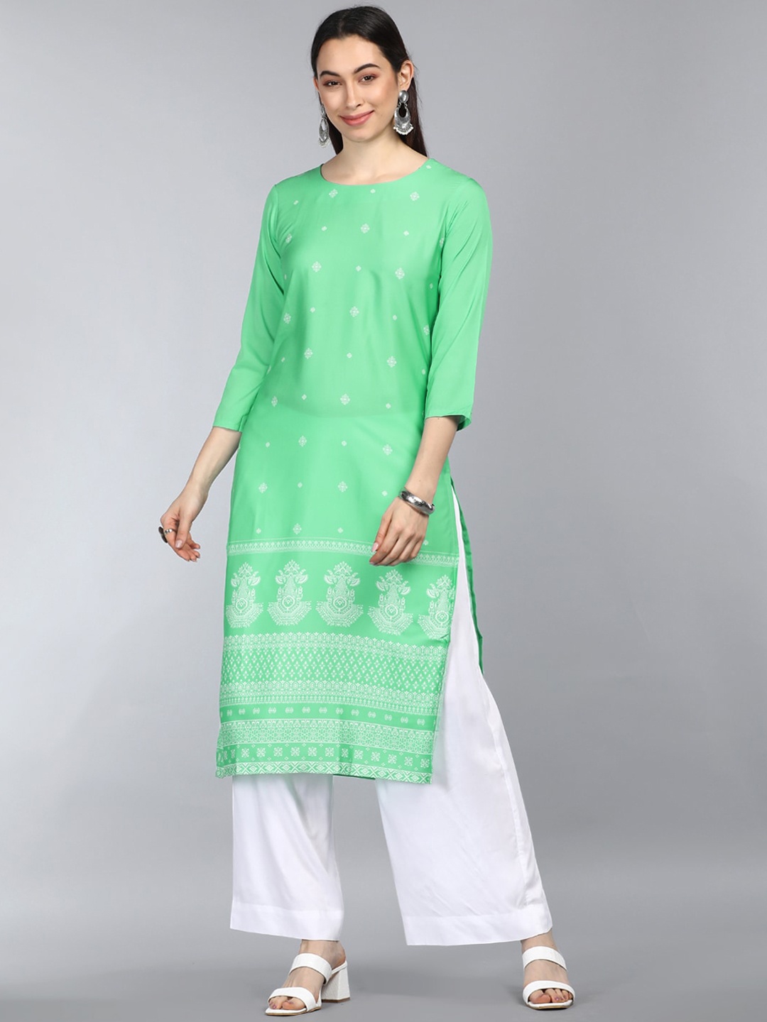 

AHIKA Women Green Geometric Chikankari Kurta