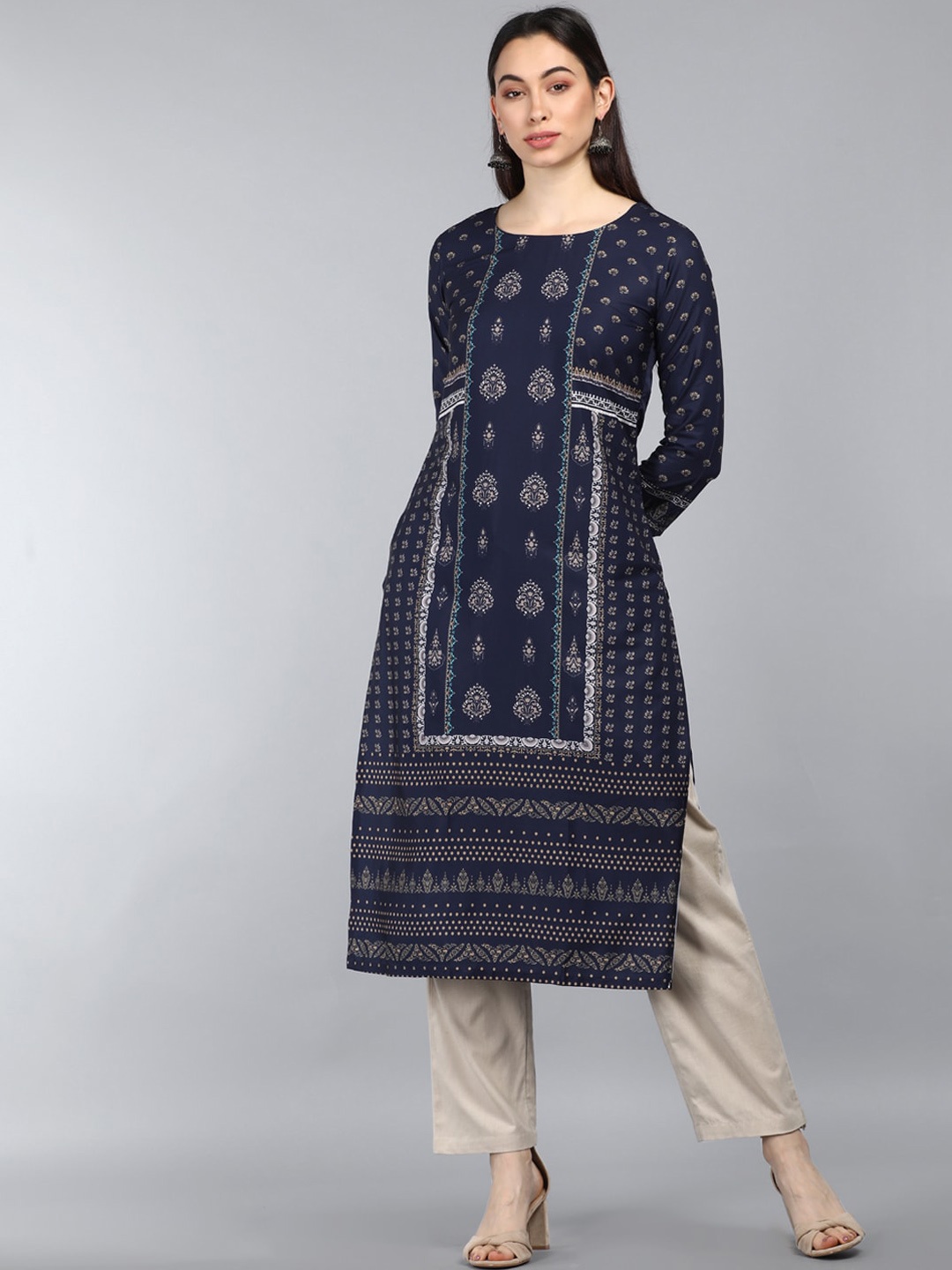 

AHIKA Women Navy Blue & White Ethnic Motifs Printed Kurta