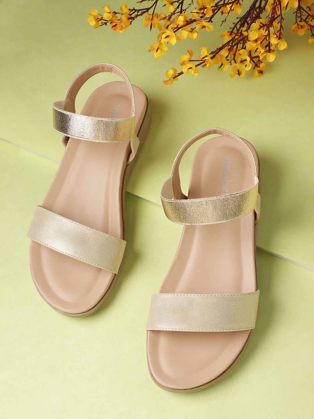 

DressBerry Women Shimmer Open Toe Flats, Gold