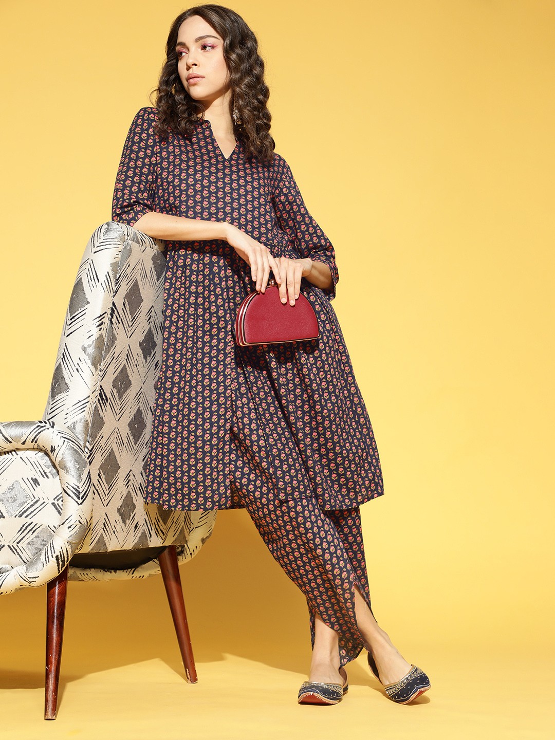 

AHIKA Women Black Ethnic Motifs Printed Pure Cotton Empire Kurta with Dhoti Pants