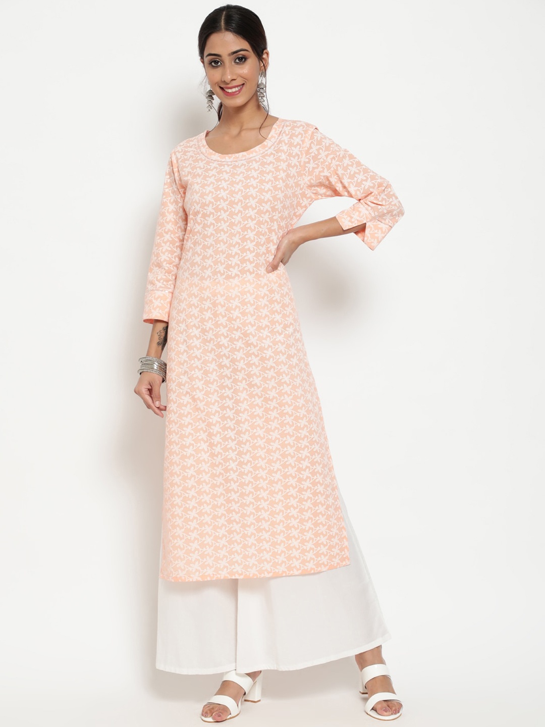 

antaran Women Peach-Coloured Geometric Printed Kurta