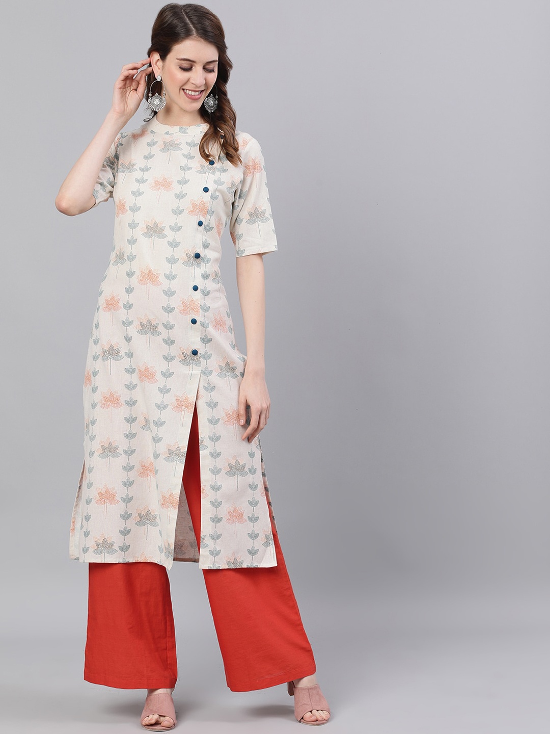 

antaran Women Off White Floral Printed Kurta