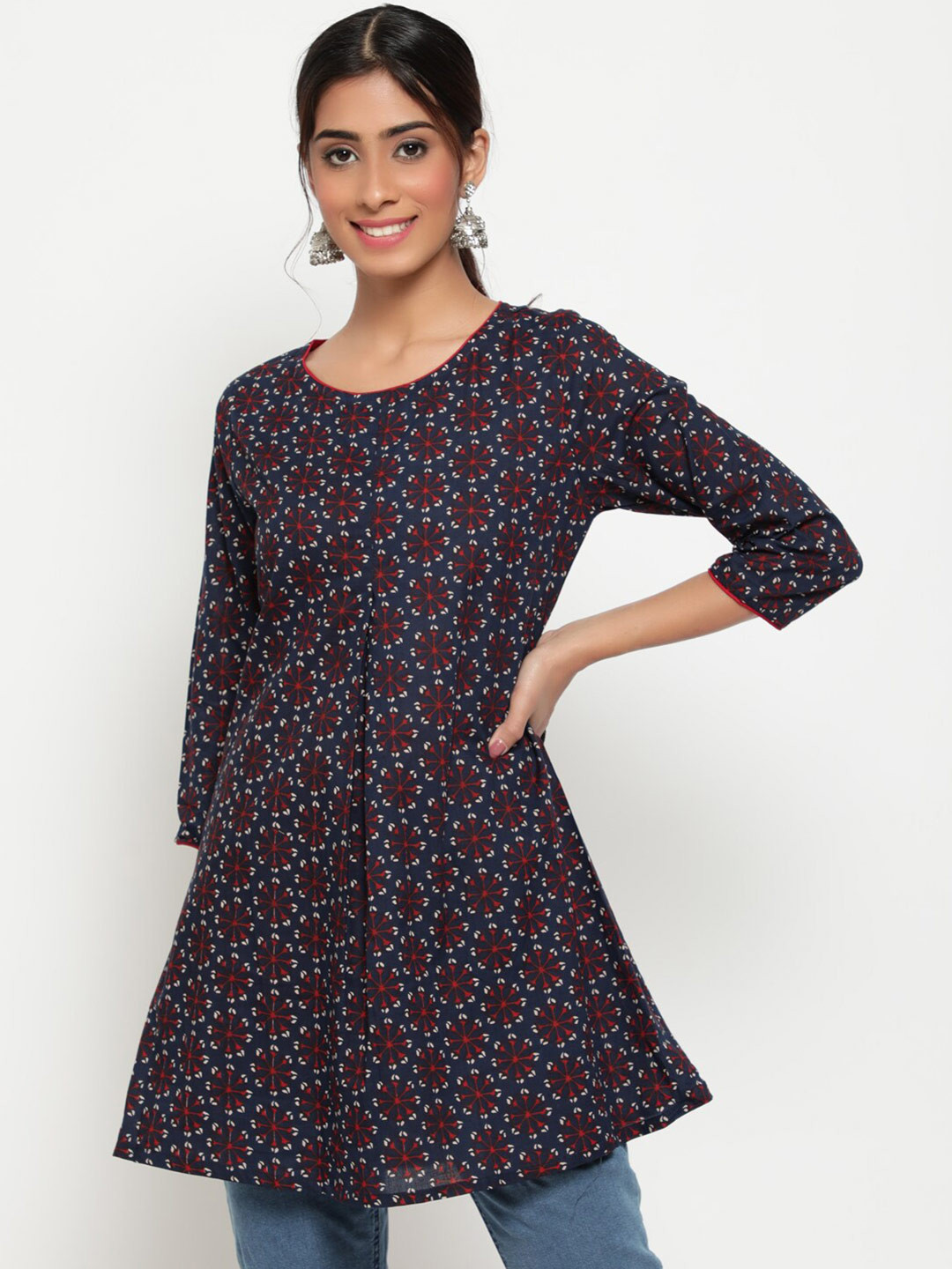 

antaran Navy Blue & Red Printed Tunic