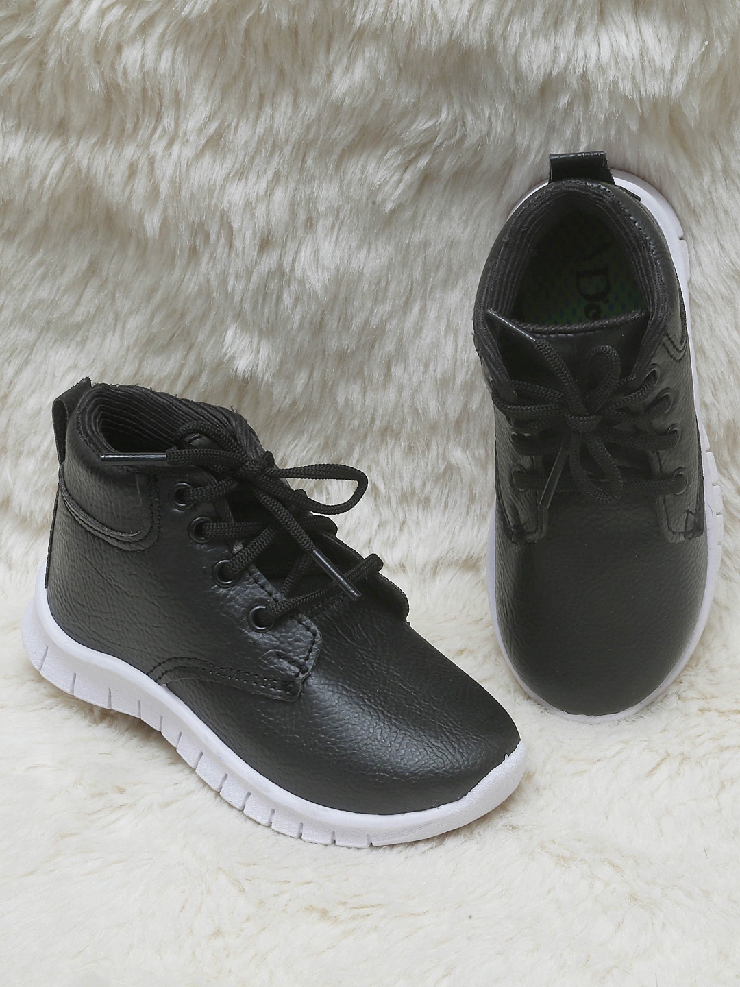 

DChica Boys Black Flat Boots