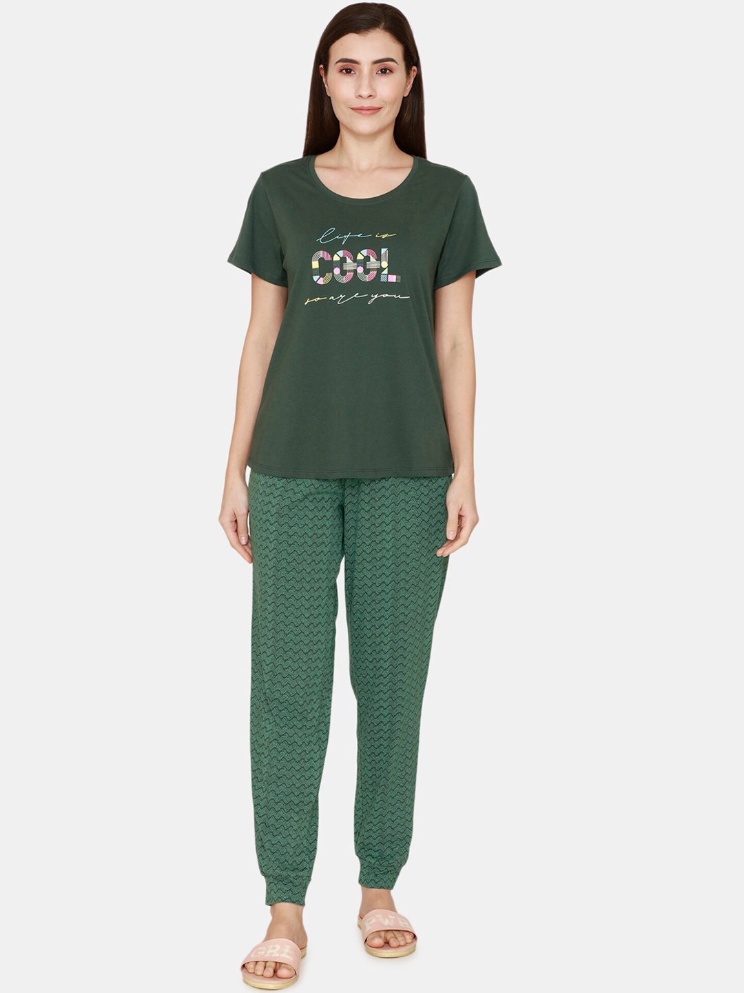 

Zivame Women Green & Pink Printed Night suit