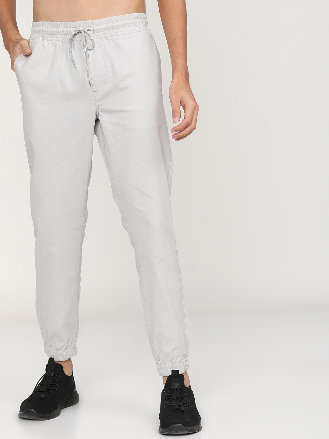 

HIGHLANDER Men Grey Slim Fit Joggers Trousers