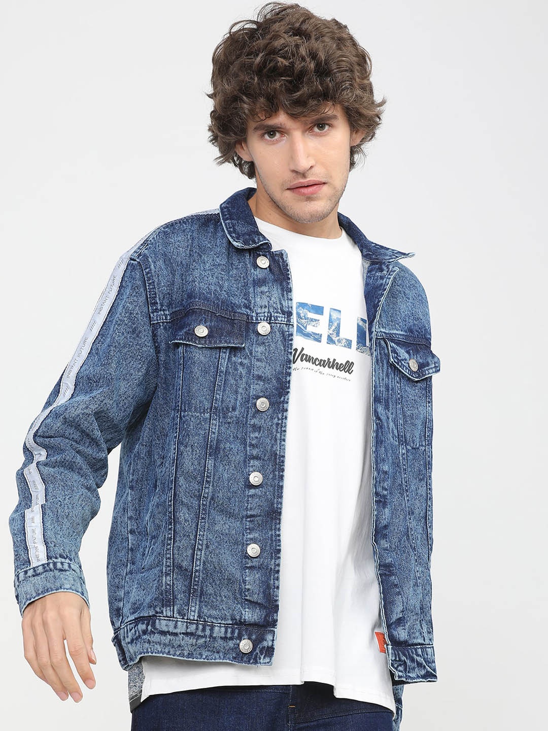 

HIGHLANDER Men Blue Washed Denim Jacket with Patchwork