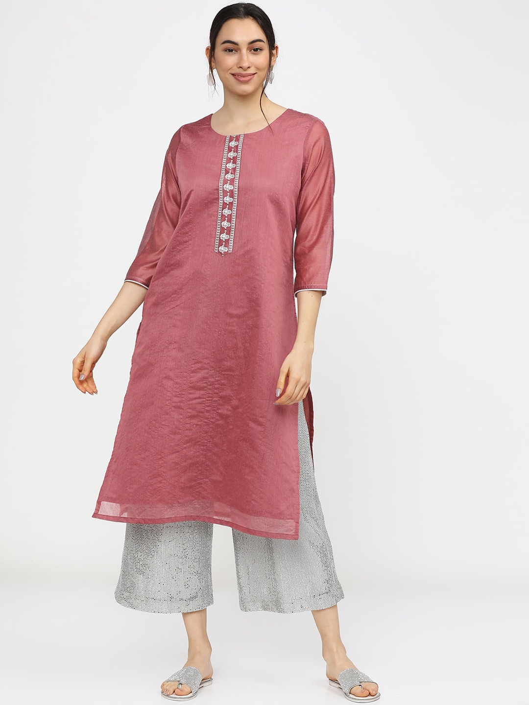 

Vishudh Women Pink Geometric Mirror Work Kurta