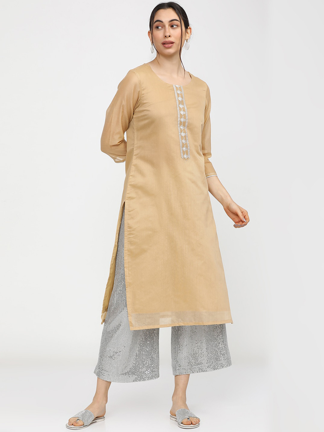 

Vishudh Women Beige & White Ethnic Motifs Yoke Design Kurta