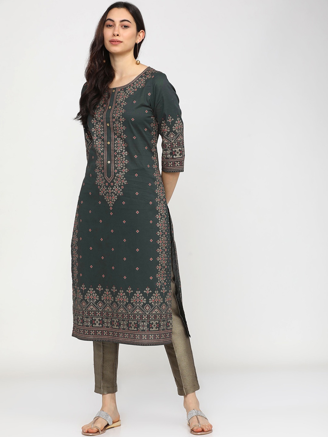 

Vishudh Women Green & Red Geometric Printed Cotton Kurta