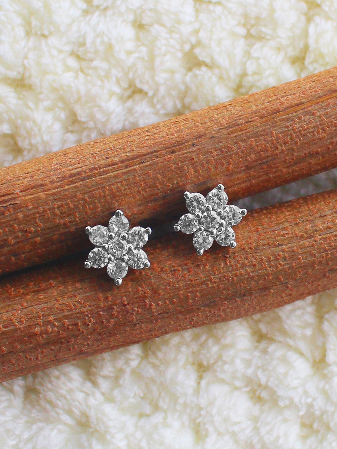 

ERILINE JEWELRY Silver-Toned Contemporary Studs Earrings