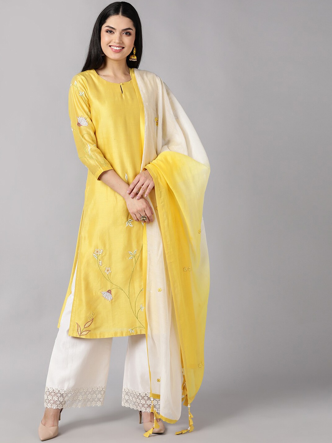 

AHIKA Women Yellow Ethnic Motifs Embroidered Thread Work Kurta with Trousers & Dupatta