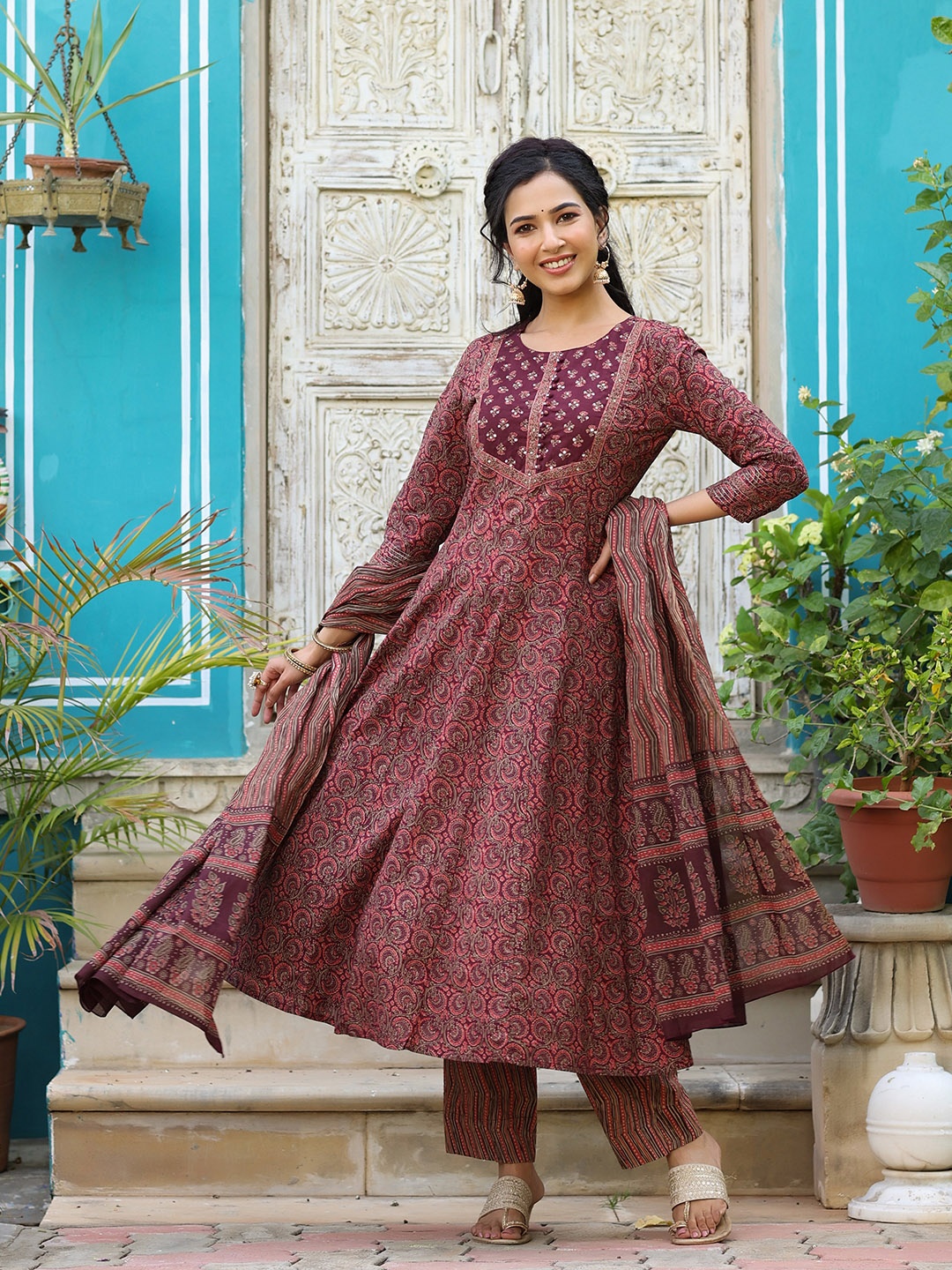 

AHIKA Ethnic Motifs Printed Regular Kurta with Trousers & With Dupatta, Maroon