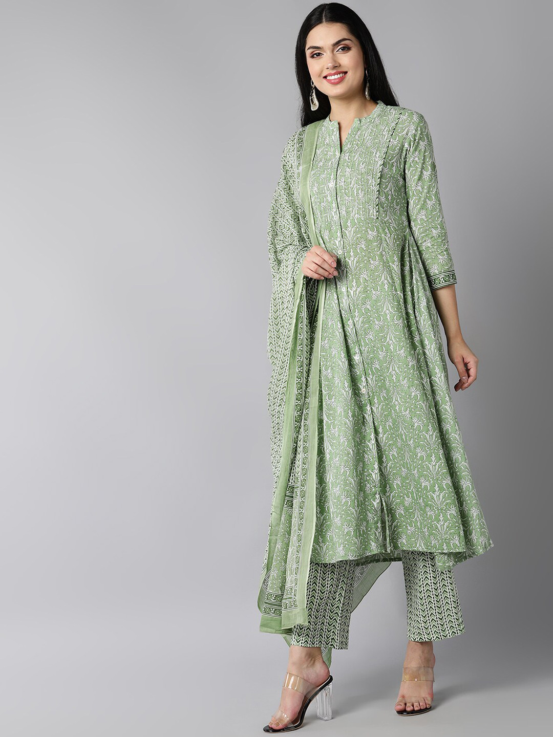 

AHIKA Women Green & White Floral Printed Panelled Pure Cotton Kurta & Trousers & Dupatta