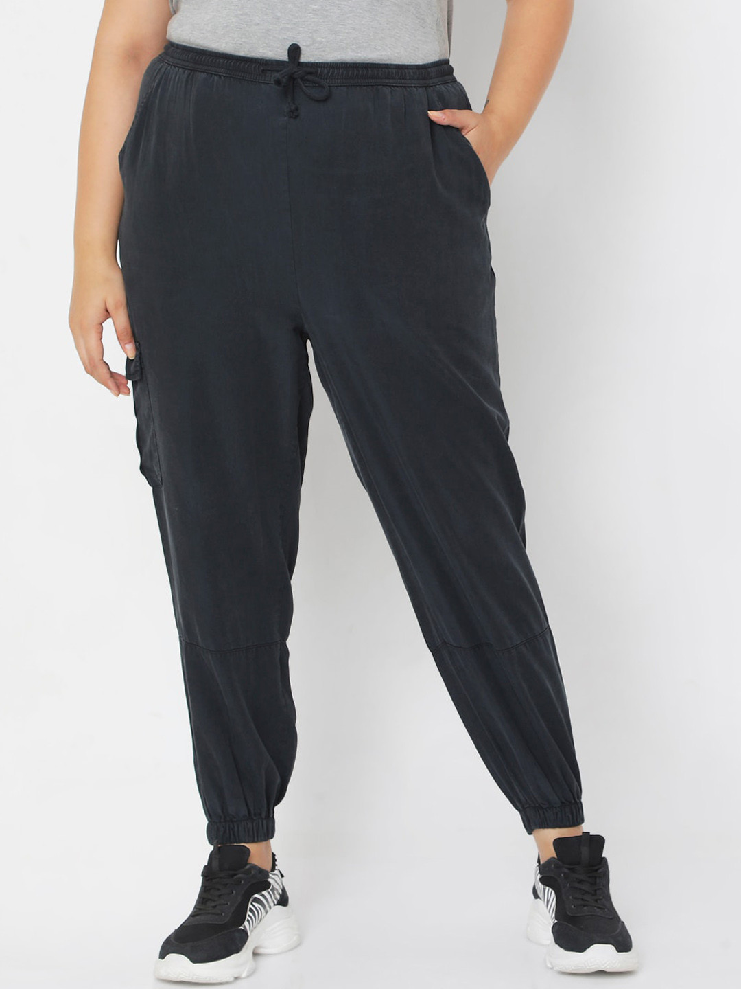 

VERO MODA CURVE Women Black Solid Joggers