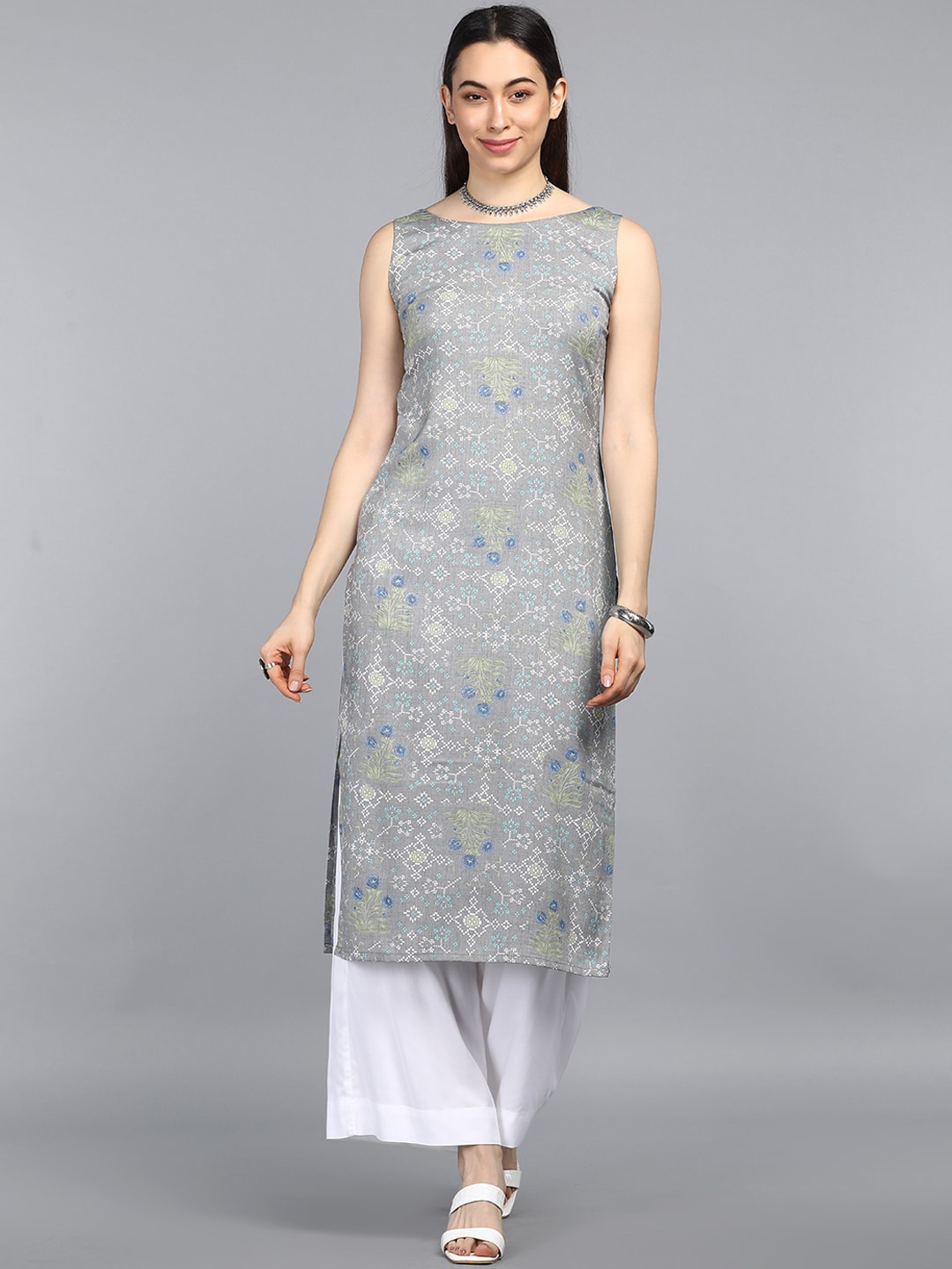 AHIKA Women Grey Floral Embroidered Thread Work Kurta