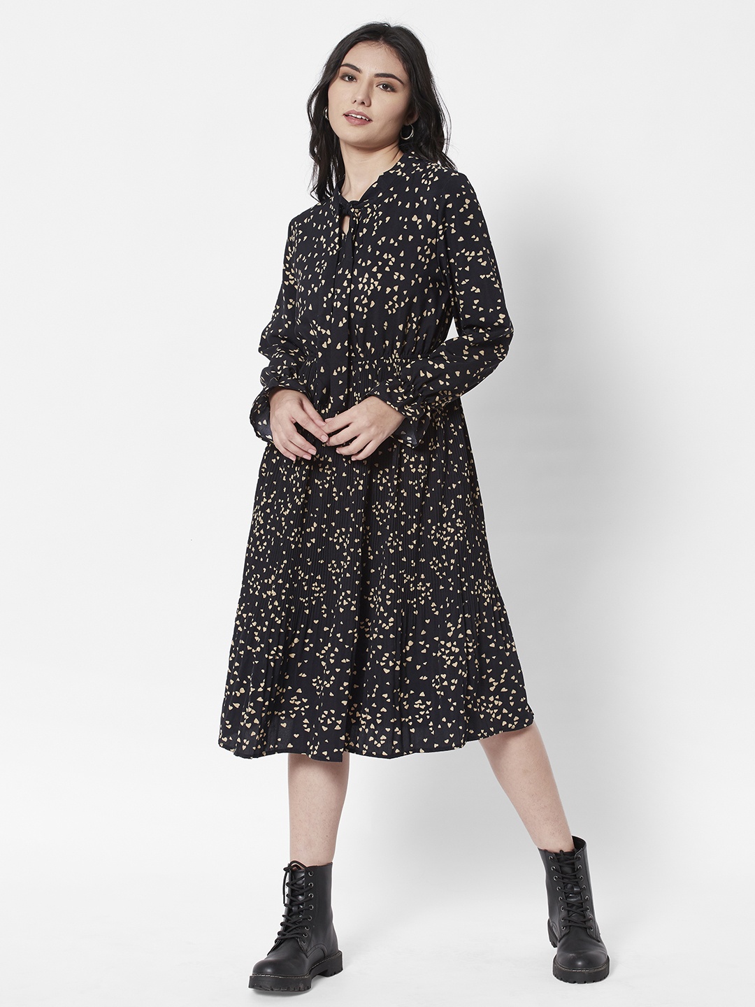 

URBANIC Black & Off White Tie-Up Neck Accordion Pleated A-Line Midi Dress