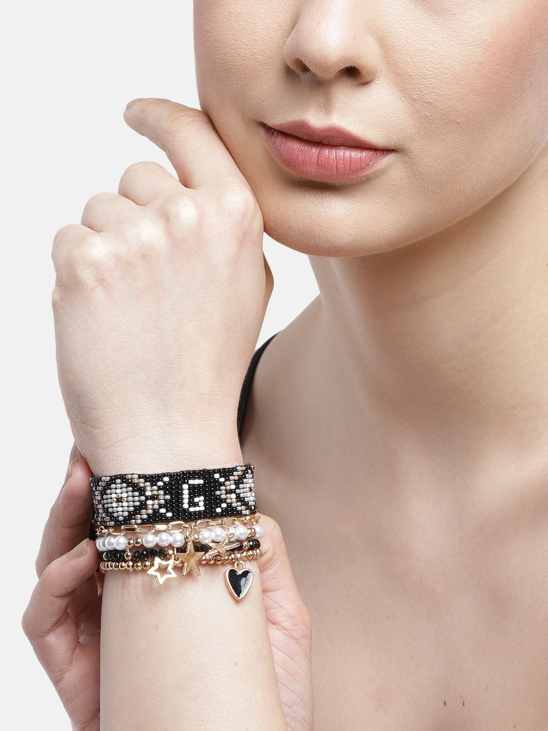 

DressBerry Women Set of 5 Bracelets, Black