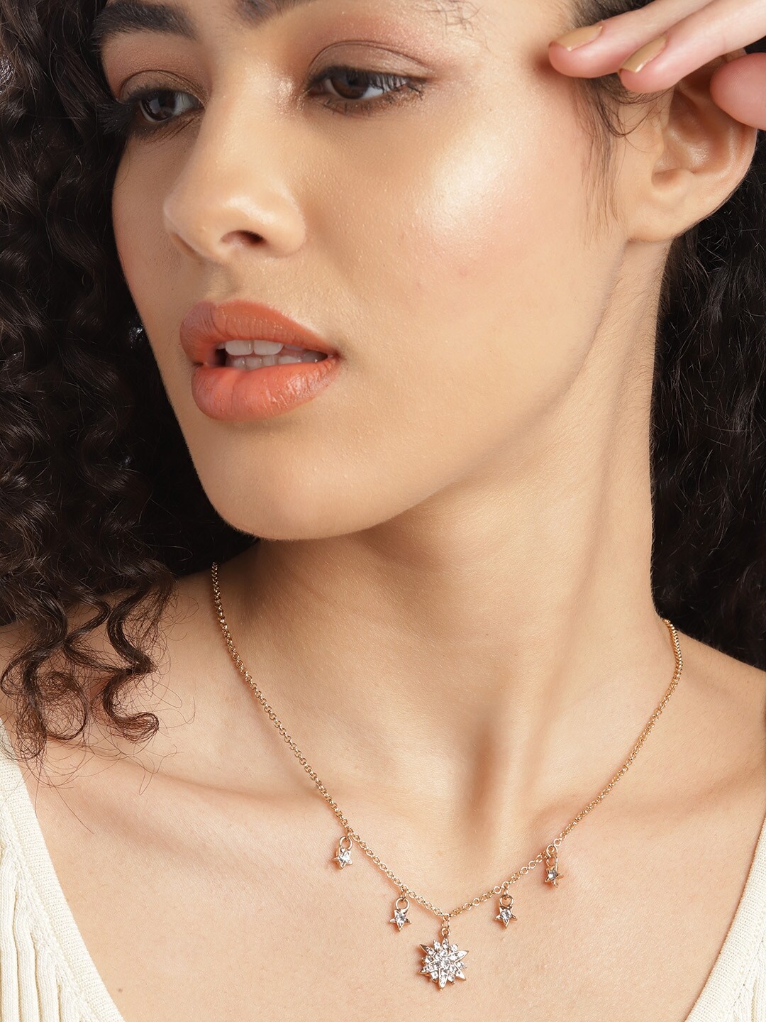 

DressBerry Gold-Toned Stone-Studded Star-Shaped Necklace